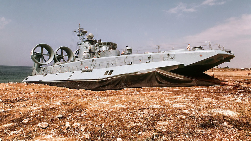Illustration for article titled An Illustrated History of the Hovercraft
